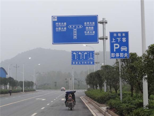 河南交通設(shè)施廠家淺談道路交通標(biāo)線